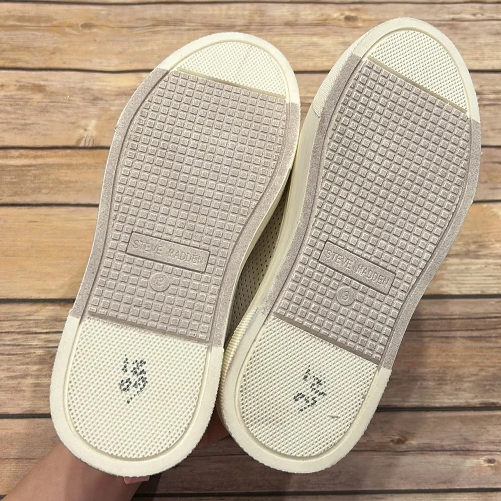 Steve Madden Girls' J-Queenn
Platform Sneakers (Youth) - Picture 8 of 12